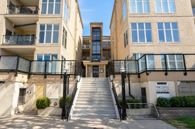/international/ca/1327-st-paul-street-102-kelowna-british-columbia-310108642481/