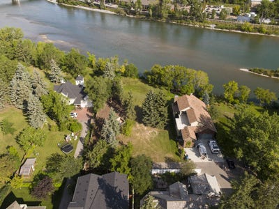 /international/ca/10-major-stewart-ln-se-calgary-alberta-310107062777/