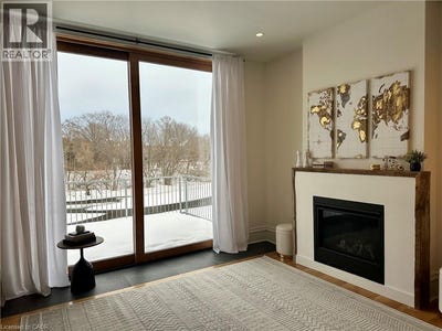 /international/ca/73-grand-river-street-paris-ontario-310107008350/