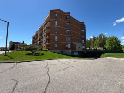 /international/ca/1900-rue-des-roitelets-chicoutimi-quebec-310108701219/