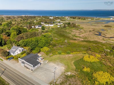 /international/ca/1861-highway-1-church-point-nova-scotia-310108892516/
