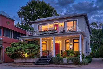 /international/ca/26-28-rue-st-jean-baptiste-baie-saint-paul-quebec-310109236826/