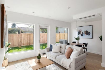 /international/ca/2118-pentland-rd-3-oak-bay-british-columbia-310108597741/