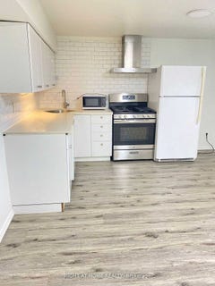 /international/ca/bsmnt-37-clifton-avenue-toronto-ontario-310107587630/