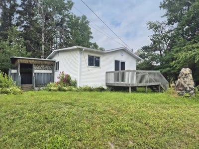 /international/ca/38-rue-de-la-poudreuse-rimouski-qc-g5n5w5-ca-rimouski-quebec-310101018715/