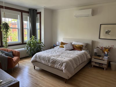 /international/ca/1592-st-joseph-montreal-quebec-h2j-1m7-ca-montreal-quebec-310101206137/