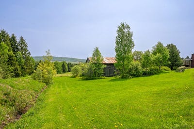 /international/ca/av-royale-saint-ferreol-les-neiges-qc-g0a3r0-ca-saint-ferreol-les-neiges-quebec-310098814958/