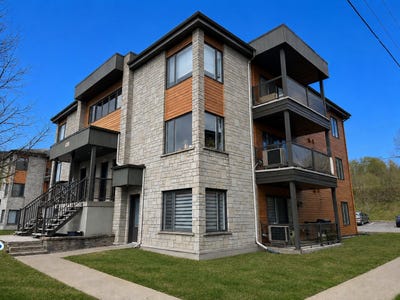 /international/ca/7408-rue-jacqueline-auriol-sainte-foy-sillery-cap-rouge-quebec-310108035655/