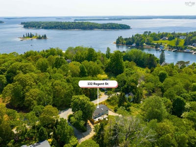 /international/ca/132-regent-street-chester-nova-scotia-310106576049/