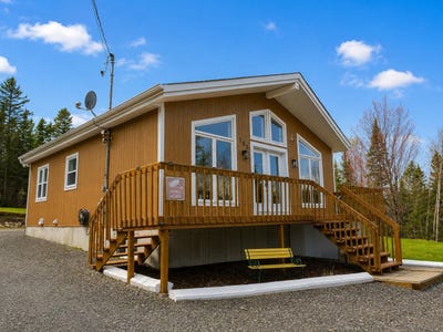 /international/ca/155-rue-senechal-saint-calixte-quebec-310108320758/
