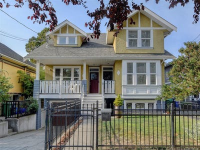 /international/ca/134-clarence-st-victoria-british-columbia-310120601754/