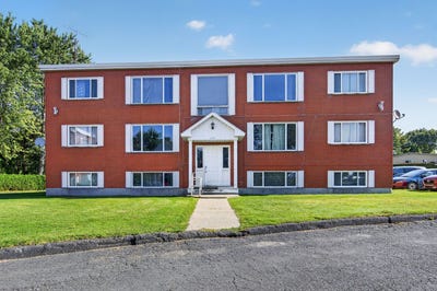 /international/ca/1125-place-des-pins-valcourt-ville-quebec-310120491398/