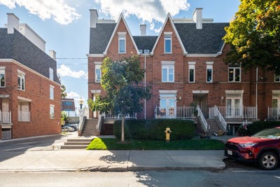 /international/ca/33-sudbury-st-toronto-ontario-310120600012/