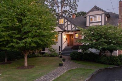 /international/ca/2125-central-ave-oak-bay-british-columbia-310120031470/