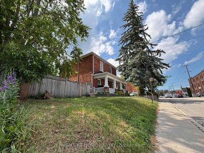 /international/ca/1-63-andrew-street-s-orillia-ontario-310100875154/