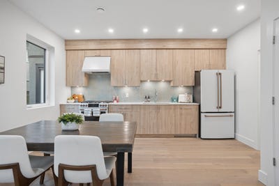 /international/ca/2339-parker-street-2-vancouver-british-columbia-310119970703/
