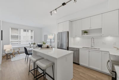 /international/ca/15733-85-avenue-309-surrey-british-columbia-310108036182/