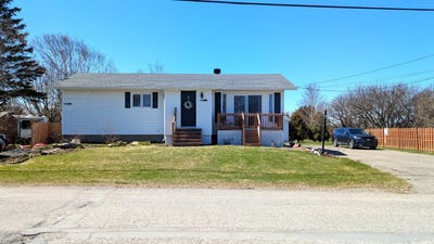 /international/ca/80-80a-ch-jean-desbiens-matane-quebec-310105788599/