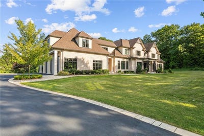 /international/ca/2606-harvestmoon-lane-burlington-ontario-310094230601/