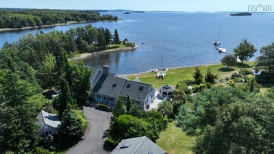 /international/ca/226-crandall-road-martins-point-nova-scotia-310104039426/
