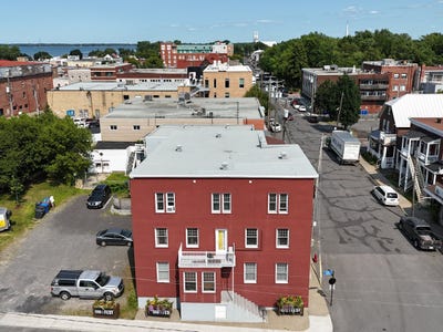 /international/ca/51-59e-rue-de-la-reine-sorel-tracy-quebec-310105648665/