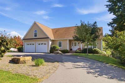 /international/ca/22-valley-view-drive-falmouth-nova-scotia-310110410808/