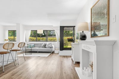 /international/ca/20-rue-des-jardins-merici-la-cite-limoilou-quebec-310108261527/