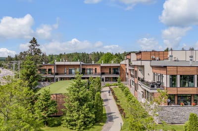 /international/ca/1001-boul-du-lac-101-lac-beauport-quebec-310105251601/