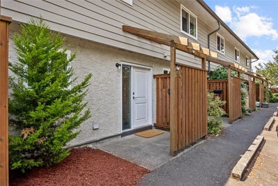/international/ca/951-17th-st-10-courtenay-british-columbia-310109763227/