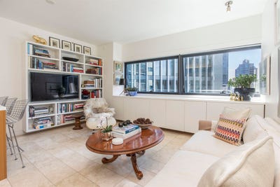 /international/ca/838-w-hastings-street-1906-vancouver-british-columbia-310120074273/