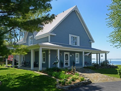 /international/ca/135-23e-avenue-sainte-barbe-quebec-310108519379/