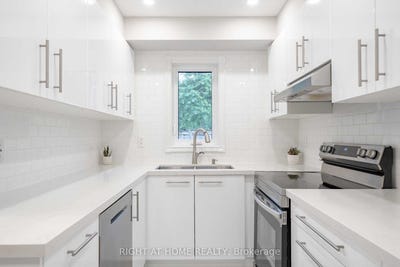 /international/ca/9-royal-cedar-court-east-gwillimbury-ontario-310100875580/?lang=it