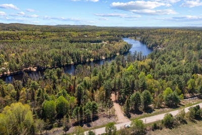 /international/ca/prom-du-parc-des-chutes-mansfield-et-pontefract-quebec-310106483061/