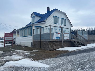 /international/ca/1279-boul-ste-anne-rimouski-quebec-310107737389/