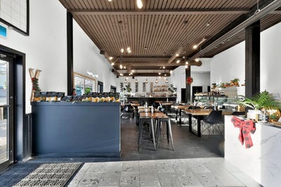 /international/ca/90-av-de-la-gare-saint-sauveur-quebec-310109123742/