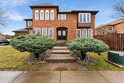 /international/ca/39-banner-road-brampton-ontario-310107358347/