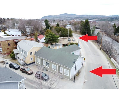 /international/ca/rue-forget-baie-saint-paul-quebec-310108757760/