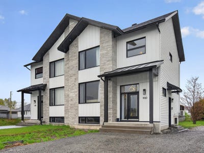 /international/ca/900-rue-du-verbe-divin-granby-quebec-310108155446/