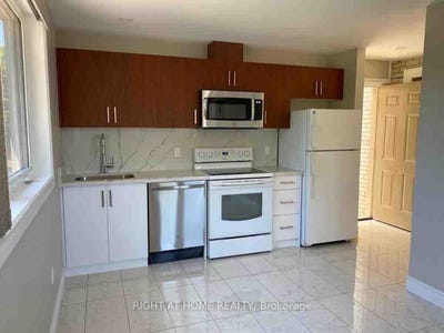 /international/ca/2-1543-dupont-street-toronto-ontario-310101172859/