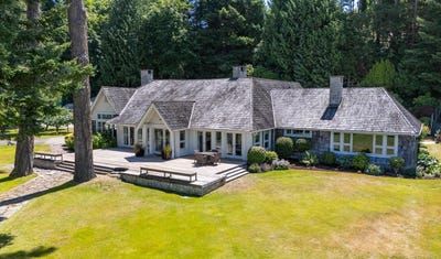 /international/ca/382-judges-row-qualicum-beach-british-columbia-310100988689/