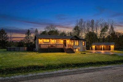 /international/ca/22-ch-pine-loop-chelsea-quebec-310108307147/