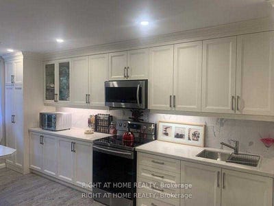 /international/ca/208-100-dundalk-drive-toronto-ontario-310106625575/