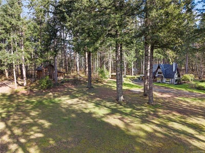 /international/ca/2138-left-rd-courtenay-british-columbia-310107182937/