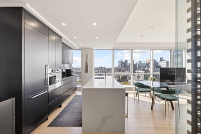 /international/ca/1025-rue-de-la-commune-e-1604-montreal-ville-marie-quebec-310120540830/
