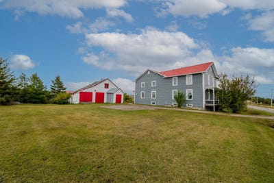 /international/ca/333-rue-principale-e-saint-anaclet-de-lessard-quebec-310105029468/