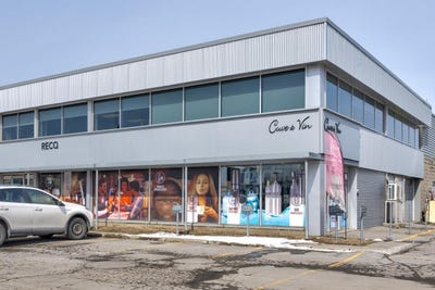 /international/ca/5081-bd-saint-jean-baptiste-montreal-quebec-310107490284/