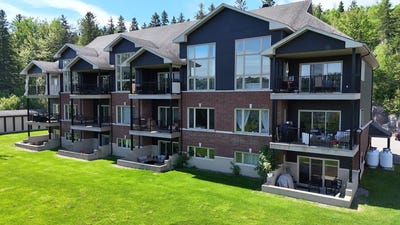 /international/ca/1223-rue-germain-chicoutimi-quebec-310108698679/
