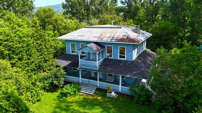 /international/ca/222-226-ch-de-la-vallee-la-malbaie-qc-g5a1e3-ca-la-malbaie-quebec-310097950004/?lang=zh-tw