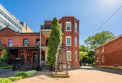 /international/ca/379-av-notre-dame-saint-lambert-quebec-310105743662/