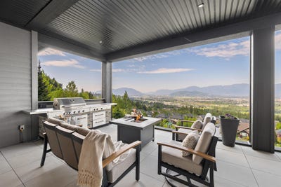 /international/ca/5487-maclachlan-place-chilliwack-british-columbia-310099282200/